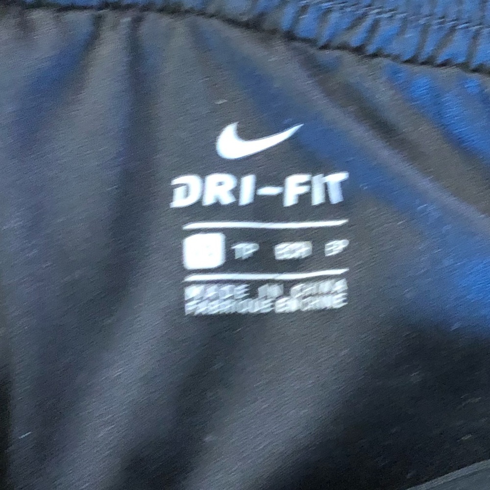 Nike tempo shorts dri fit nike shorts coral and black - Picture 2 of 3